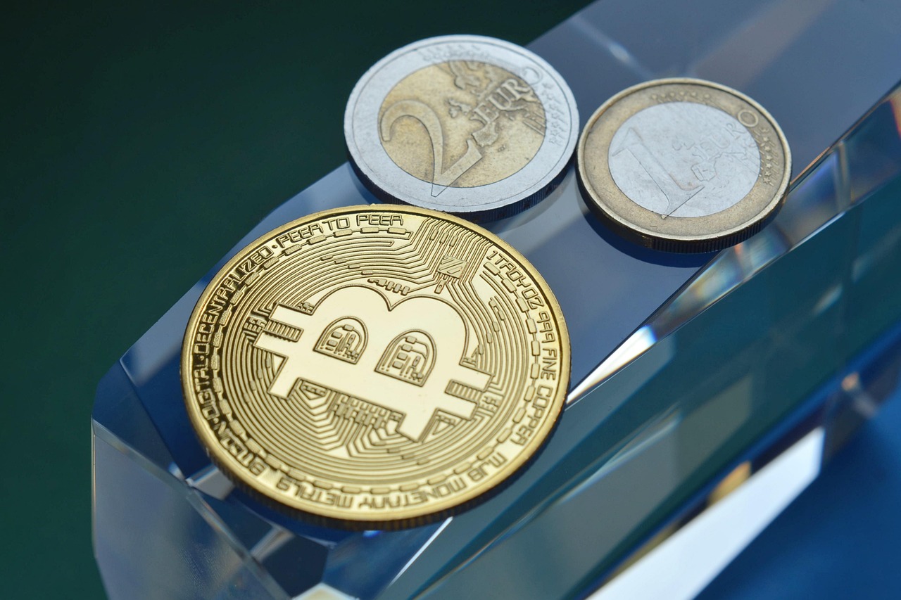 黄金再飙新高！数据：比特币通常在100~150天内跟进拉涨